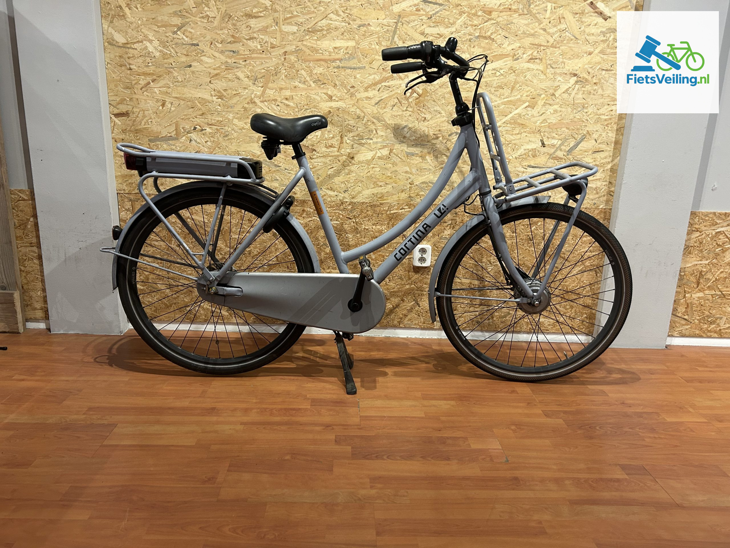 49: Cortina E-U4 Solid